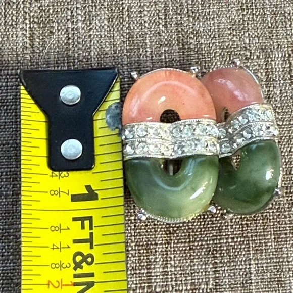 ✨ Kenneth Jay Lane Jade Clip-On Earrings – Silver-Tone & Rhinestone Accents - Picture 6 of 6